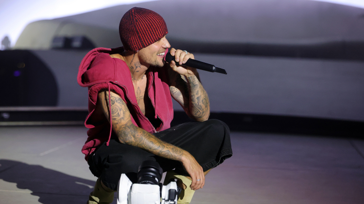 Billie Eilish: Έγινε το «one less lonely girl» του Justin Bieber στο Coachella
