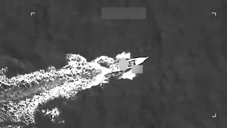 Τρεις νεκροί μετά από αμερικανικό βομβαρδισμό σε πλεούμενο φερόμενων διακινητών ναρκωτικών στην Καραϊβική, δείτε βίντεο