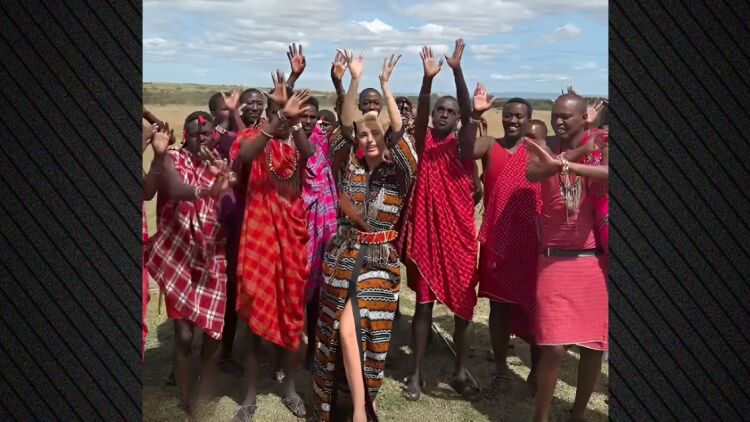 Η Αλεξάνδρα Παναγιώταρου χόρεψε Έλλη Κοκκίνου με τους Μασάι στην Αφρική, δείτε βίντεο