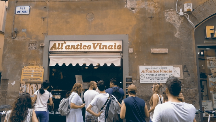 All’Antico Vinaio: Ουρές έξω από ένα από τα καλύτερα στέκια για σάντουιτς στον κόσμο
