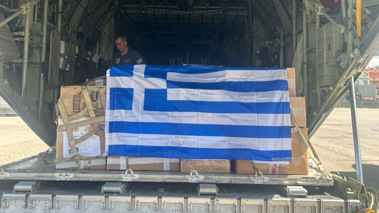 Η Ελλάδα έστειλε ανθρωπιστική βοήθεια στον Λίβανο με αεροσκάφος της Πολεμικής Αεροπορίας, δείτε βίντεο και φωτογραφίες