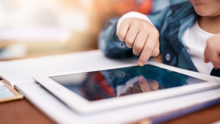 Διευθυντής Εκπαίδευσης και Δεξιοτήτων του ΟΟΣΑ: «Ελλάδα και Εσθονία είναι οι 2 υπερδυνάμεις της ψηφιακής εκπαίδευσης»