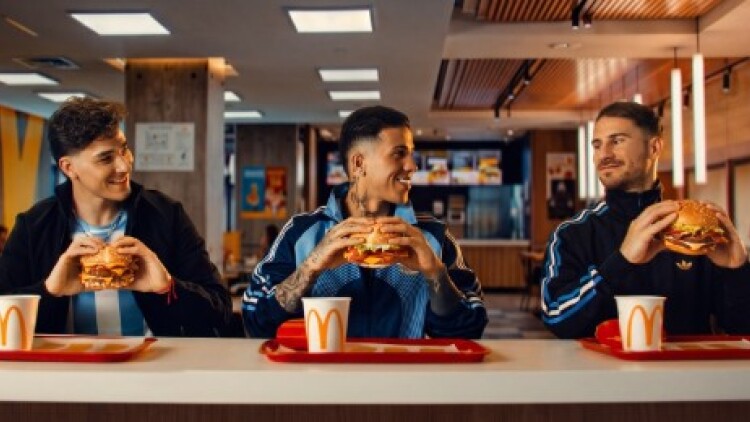Εθνική Αργεντινής: Τα McDonalds παρουσίασαν τα νέα μπέργκερ ΜακΆλβαρεζ, ΜακΦερνάντεζ και... ΜακΆλιστερ