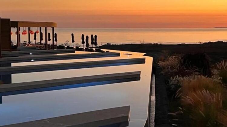 Δύο βραβεία για τουριστικές μονάδες σε Σαντορίνη και Κρήτη