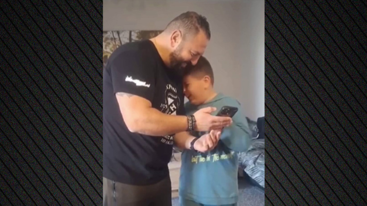 Η συγκίνηση μικρού οπαδού του ΟΦΗ όταν έμαθε ότι θα βρεθεί στον τελικό με τον ΠΑΟΚ στο Πανθεσσαλικό, βίντεο 