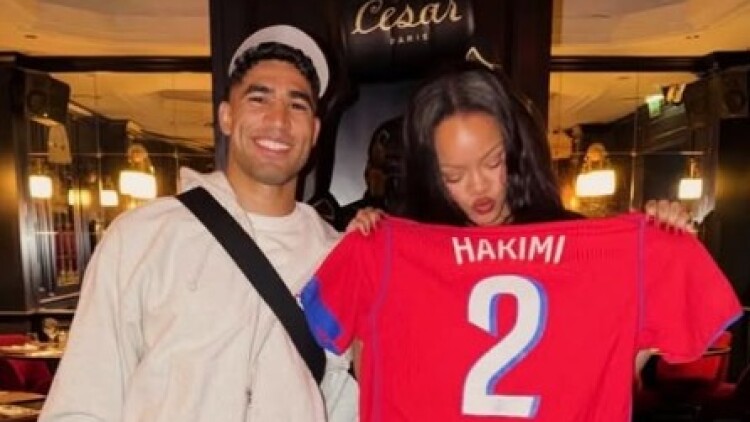 Βίντεο: Ο Χακίμι συναντήθηκε στο Παρίσι με τη Ριάνα και της έδωσε τη φανέλα του