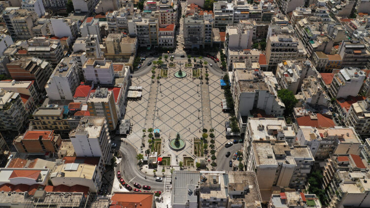 7 πλατείες της Ελλάδας που αφηγούνται την ιστορία της