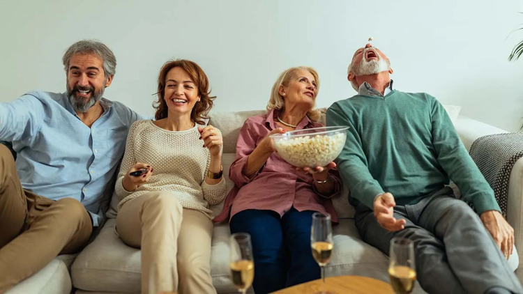 Γηρίατρος παρουσιάζει 5 καθημερινές συνήθειες που σαμποτάρουν τη μακροζωία – Δείτε βίντεο
