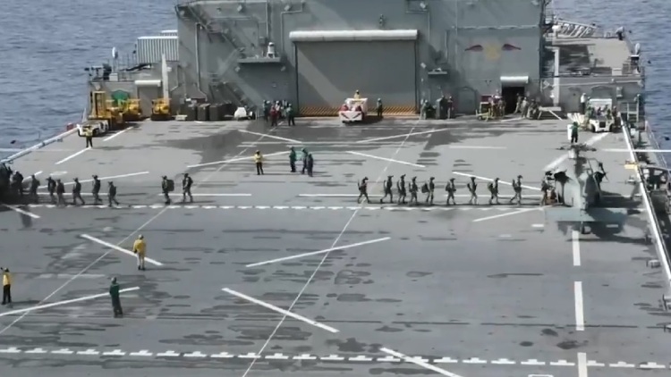 Αμερικανικές δυνάμεις επιβιβάζονται σε τάνκερ στον Ινδο-Ειρηνικό που συνδέεται με το Ιράν, δείτε βίντεο