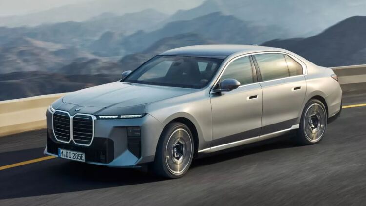 Αυτή είναι η νέα Σειρά 7 της BMW - Πότε θα έρθει στην Ελλάδα;
