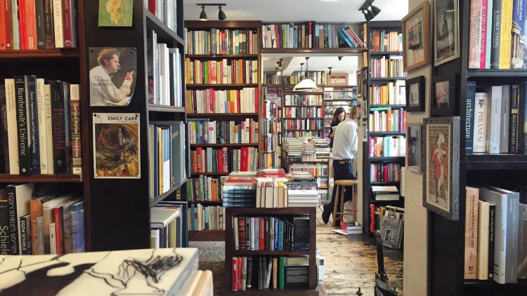 Λονδίνο: 5 βιβλιοπωλεία με εξαιρετικές ταξιδιωτικές συλλογές -Με αφορμή την Παγκόσμια Ημέρα Βιβλίου
