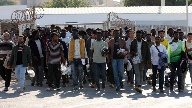 Όσα αλλάζουν στο μεταναστευτικό: Φρένο στο άσυλο με αυστηρό screening, κράτηση και return hubs σε τρίτες χώρες