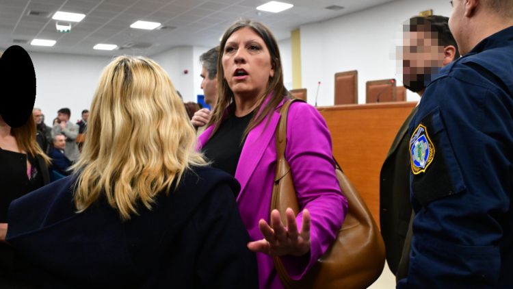 Οι δικηγόροι της Αθήνας κατά της Ζωής Κωνσταντοπούλου για την συμπεριφορά της στην δίκη των Τεμπών
