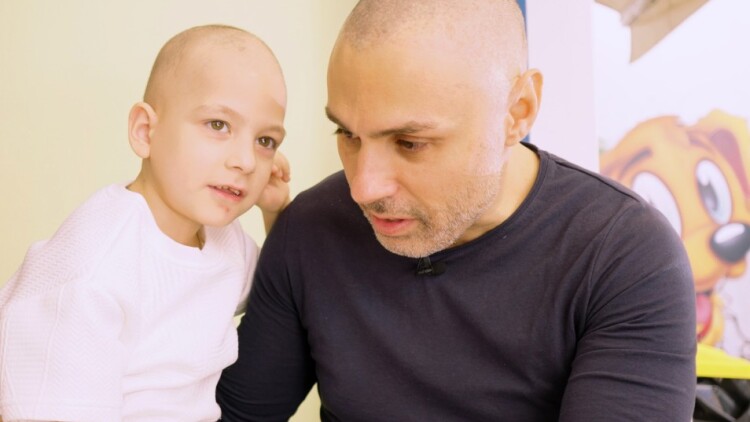 «Έφυγε» στην αγκαλιά του πατέρα του ο 7χρονος Γιωργάκης από την Αριδαία έπειτα από τιτάνια μάχη με τον καρκίνο
