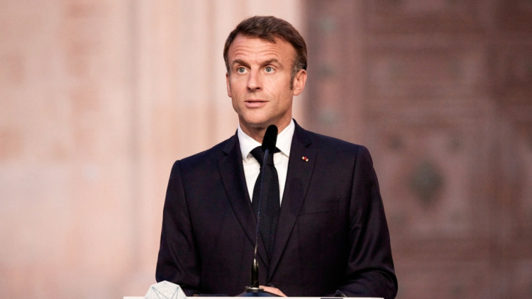 Το δείπνο για τον Μακρόν στο Προεδρικό:  Ποιοι πολιτικοί, επιχειρηματίες και προσωπικότητες του πολιτισμού θα δώσουν το παρών