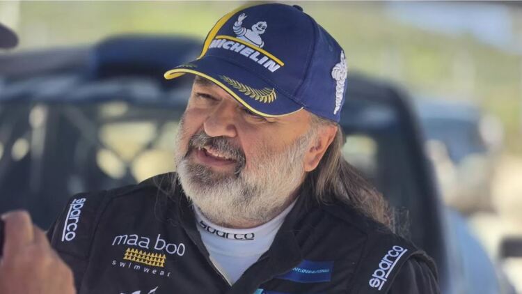 Ο πρόεδρος της ΑΕΚ μιλάει για όλους και για όλα (video)
