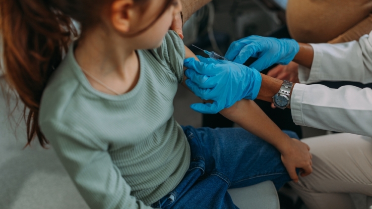 Ο ΠΟΥ χαιρετίζει τα αποτελέσματα της εκστρατείας του «για την κάλυψη του χαμένου χρόνου» στον παιδικό εμβολιασμό