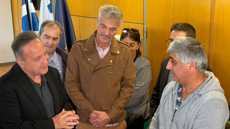 Βραβεύθηκαν οι δύο εργαζόμενοι του δήμου που εντόπισαν και έσωσαν τον 46χρονο άστεγο μέσα σε απορριμματοφόρο στη Θεσσαλονίκη