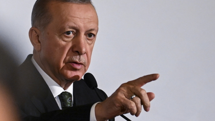 Ο Ερντογάν απέπεμψε τον υφυπουργό Παιδείας μετά τις δύο ένοπλες επιθέσεις σε σχολεία