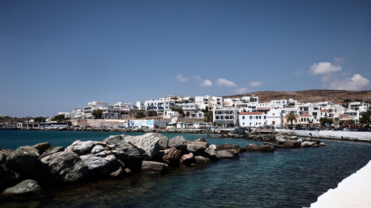 Τραυματισμός βρέφους κατά τον κατάπλου πλοίου στην Τήνο, μεταφέρθηκε στο Κέντρο Υγείας