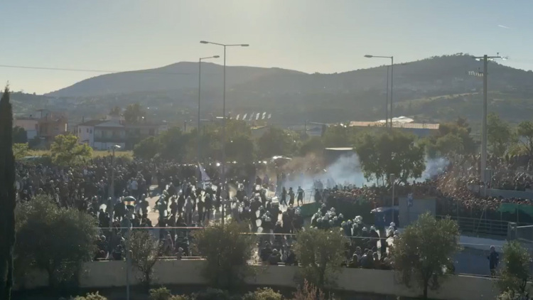 ΠΑΟΚ - ΟΦΗ: Στιγμές έντασης πριν τον τελικό έξω από το Πανθεσσαλικό, βίντεο 