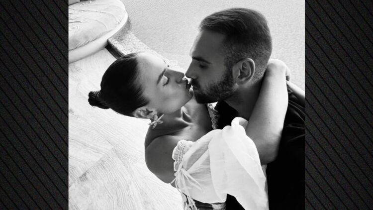 Το φιλί της Κατερίνας Δαλάκα με τον σύντροφό της στο στόμα