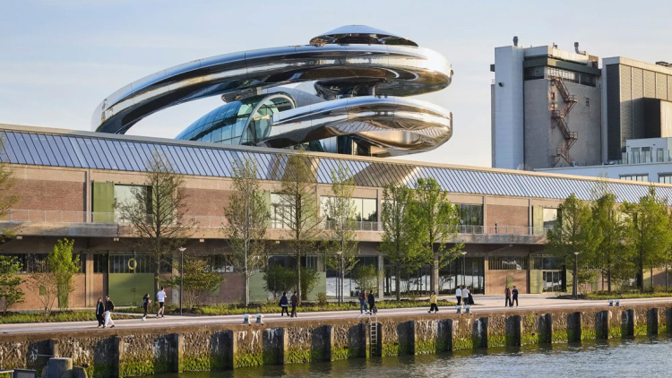 Ο φούρνος έγινε γκαλερί, ο στρατώνας ξενοδοχείο και η εκκλησία κολυμβητήριο