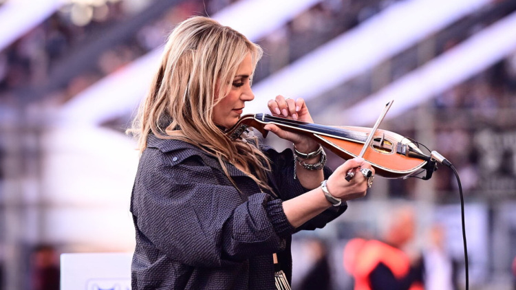 Ποια είναι η Γεωργία Νταγάκη που μάγεψε το κοινό με τη λύρα της πριν από την έναρξη του Τελικού Κυπέλλου Ελλάδας στον Βόλο, δείτε βίντεο 
