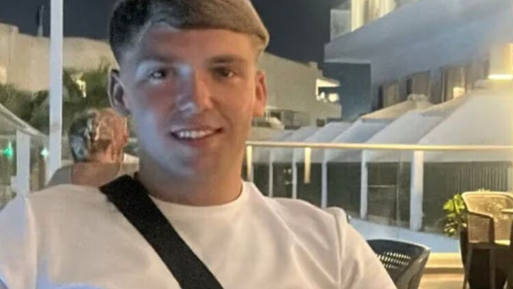 Σε τεχνητό κώμα 21χρονος Βρετανός στρατιώτης μετά από τροχαίο με γουρούνα στη Ρόδο
