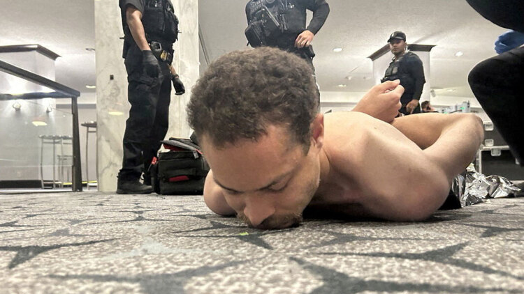 «Το να γυρίζεις το άλλο μάγουλο είναι συνενοχή»: Ξεψαχνίζουν το μανιφέστο που έγραψε ο 31χρονος δάσκαλος πριν την επίθεση στο δείπνο του Λευκού Οίκου