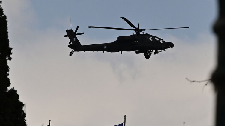 Αναγκαστική προσγείωση ελικοπτέρου της Πολεμικής Αεροπορίας στο Ηράκλειο Κρήτης