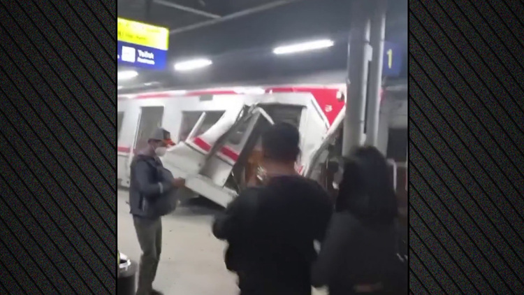 Σύγκρουση τρένων σε σιδηροδρομικό σταθμό στην Ινδονησία , συγκλονιστικές εικόνες