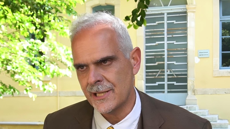 Ο ποινικολόγος Νίκος Ρουσόπουλος για τον ξυλοδαρμό του γιου του από κουκουλοφόρους στα Εξάρχεια: «Είναι σοκαρισμένος, ήταν στοχευμένη ενέργεια»