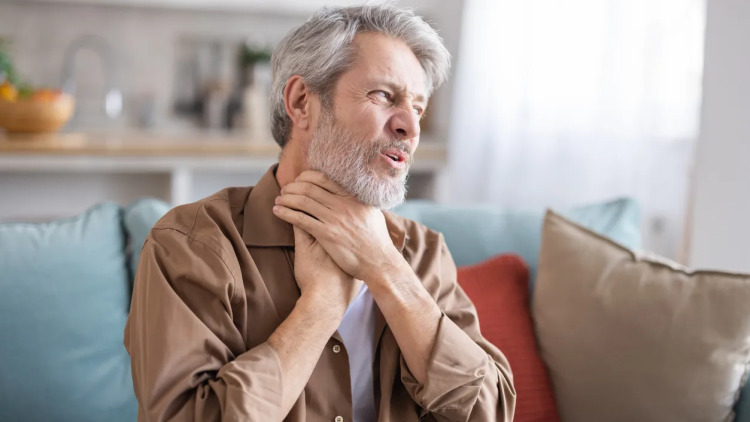 Ένας επίμονος πονόλαιμος «μαρτύρησε» καρκίνο που σχετίζεται και με το σεξ – Η περίπτωση του 62χρονου Τζεφ
