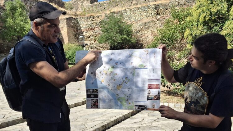 Θεσσαλονίκη: Μια ομάδα πολιτιστικών ξεναγήσεων ξανασυστήνει την πόλη ακόμα και στους κατοίκους της