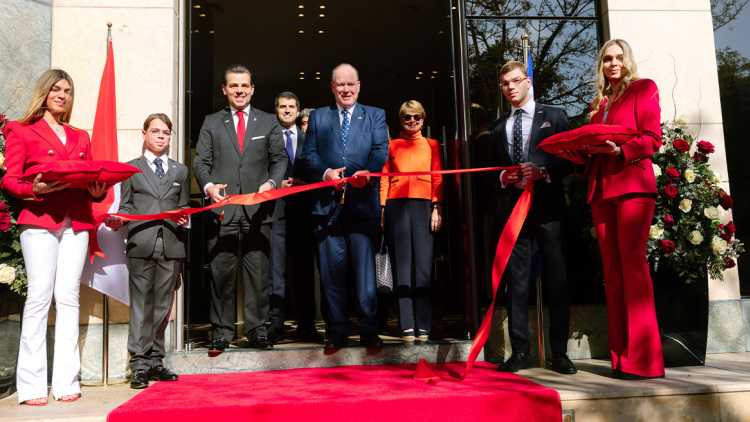 Ο πρίγκιπας Αλβέρτος του Μονακό στα εγκαίνια του Επίτιμου Προξενείου του Πριγκιπάτου στην Κηφισιά
