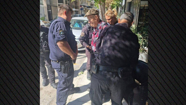 Η επιστολή που άφησε ο 89χρονος πιστολέρο: Μου φέρθηκαν σαν σκυλί στην Ελλάδα, λύσσαξα και κάποια μέρα θα πάω στα γραφεία τους να τους δαγκώσω