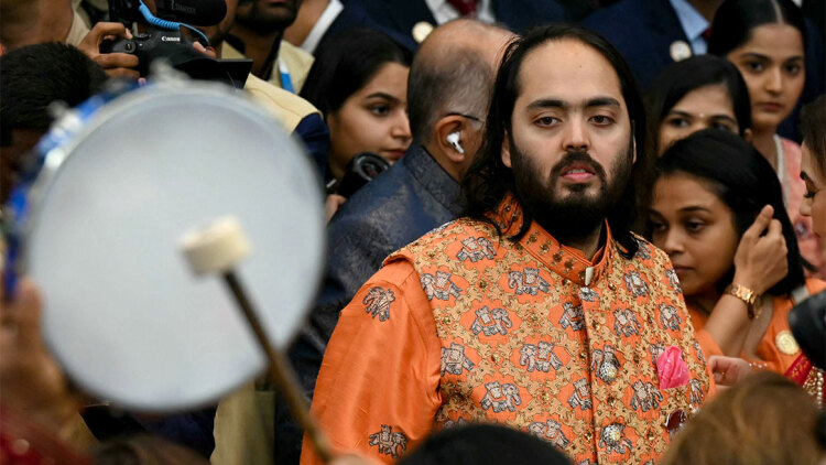 Ο γιος του Ινδού μεγιστάνα Αμπάνι προσφέρει καταφύγιο στους ιπποπόταμους του Εσκομπάρ