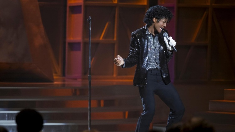 Αν και οι κριτικοί την «έθαψαν», η ταινία για τον Μάικλ Τζάκσον έσπασε κάθε ρεκόρ στο box office