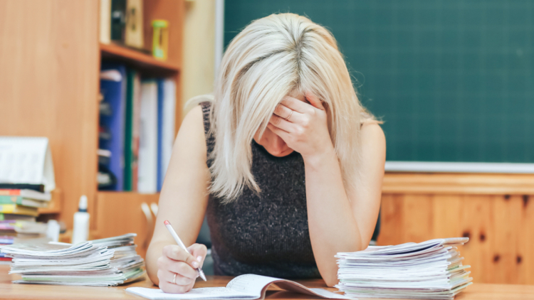 Σχολικός εκφοβισμός: Η ασφυκτική πίεση που δέχονται οι εκπαιδευτικοί μέσα στις τάξεις
