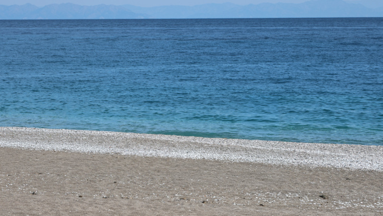 Δείτε βίντεο: Άνδρας συνελήφθη στην Κρήτη γιατί αυνανιζόταν σε παραλία