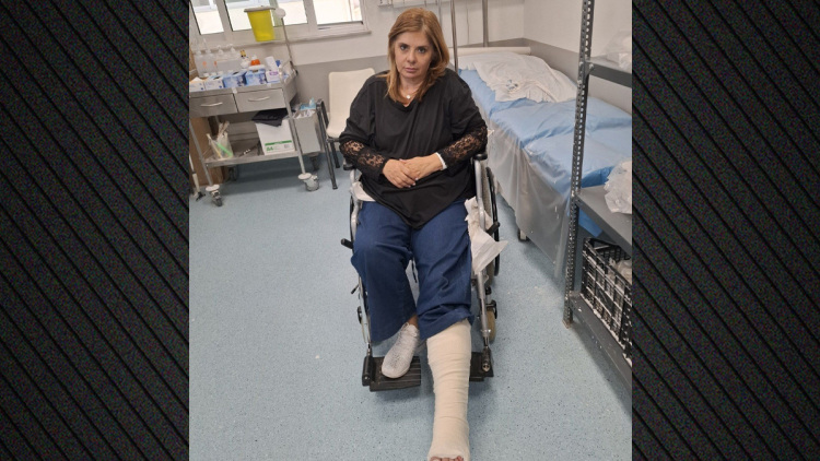 Ατύχημα για τη Βάσια Παναγοπούλου στο αεροδρόμιο της Κωνσταντινούπολης, η ταλαιπωρία μέχρι να καταλήξει στο ΚΑΤ