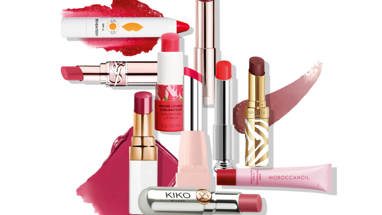 Tinted Lip Balms: Τα υβριδικά προϊόντα που ενώνουν τον κόσμο της περιποίησης με αυτόν του μακιγιάζ
