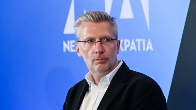 Ο Σκέρτσος απαντά στις γαλάζιες γκρίνιες: Το επιτελικό κράτος δεν είναι φέουδα όπου κάθε υπουργός κάνει ό,τι του κατέβει στο κεφάλι