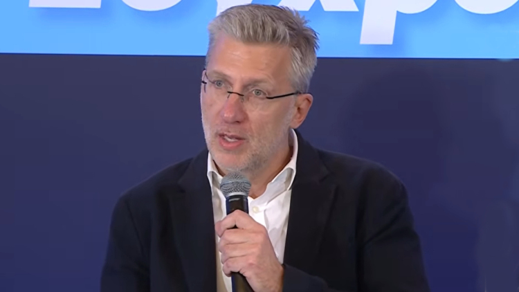 Μέλημα μας να κάνουμε την επανάσταση του αυτονόητου, απαντά ο Σκέρτσος στα γαλάζια «βέλη»