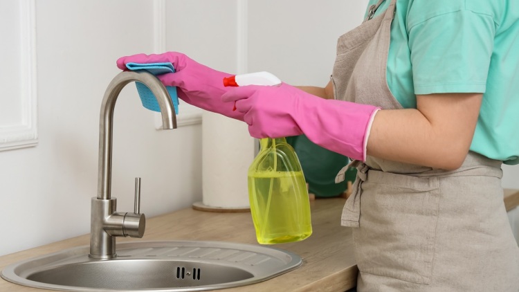 Αυτά είναι τα πιο «βρώμικα» σημεία της κουζίνας -και τα ακουμπάμε συνέχεια χωρίς να το καταλάβουμε