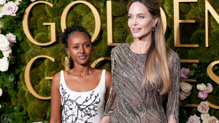 Η κόρη της Αντζελίνα Τζολί, Ζαχάρα, μίλησε για τη σχέση με τη μητέρα της, αλλά δεν ανέφερε πουθενά τον πατέρα της (βίντεο)