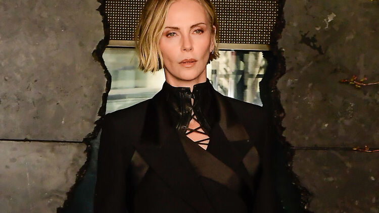 Η Σαρλίζ Θέρον για τα ραντεβού και τις σχέσεις: «Δεν νομίζω ότι θα μπορούσα να συγκατοικήσω ξανά με κάποιον» (βίντεο)