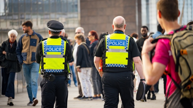 Δύο τραυματίες από επίθεση με μαχαίρι στα βόρεια του Λονδίνου, συνελήφθη ο δράστης