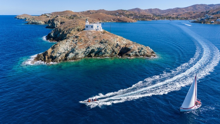 Τζια-Kύθνος: Δύο νησιά στην αυλή της Αττικής